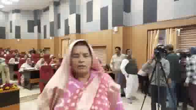 झाँसी हंगामे के बीच शुरू हुईं नगर निगम सदन की बैठक, पार्षदो ने सुनाई अपनी पीढ़ा.