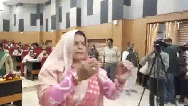 झाँसी हंगामे के बीच शुरू हुईं नगर निगम सदन की बैठक, पार्षदो ने सुनाई अपनी पीढ़ा.