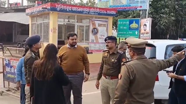 माघ मेला को देखते जिला प्रशासन अलर्ट हो गया,डीएम अनुपम शुक्ला,एसपी अभिजीत आर शंकर नेअधिकारियों संग बार्डर इलाके का किया निरीक्षण,डीएम ने सभी अधिकारियों को कड़ा निर्देश देते कहा माघ मेले में जाने वाले श्रद्धालुओं की हर संभव करे मदद,यात्रियों के रहने अलाव अन्य सुविधाओं का हो इंतज़ाम,