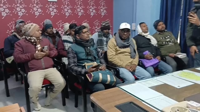 बीडीओ ने प्रखंड कार्यालय में बीएलओ के साथ की बैठक दिए आवश्यक निर्देश