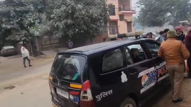 MANT- थाना हाईवे क्षेत्र की घर के बाहर खड़ी कार की नंबर प्लेट चोरी, सीसीटीवी में कैद हुई वारदात,,