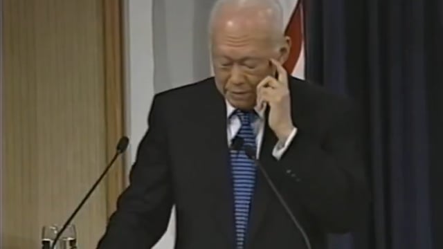 ▶️...बड़ी खबर...◀️
✳️...मैं जब युवा था तब पंडित नेहरू का बहुत बड़ा प्रशंसक था..!*
लेकिन 1960 के दशक तक मुझे यह समझ आ गया था कि...
पंडित नेहरू ने भारत के लिए गलत मॉडल अपना लिया था।

: ली कुआन यू, पूर्व प्रधानमंत्री, सिंगापुर