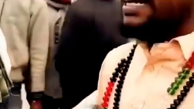 🛑...इनको इनके मजहब के नाम पर भीख भी नहीं मिलती*.... 
इसलिए साधु बनकर भीख मांग रहे 

हनुमान चालीसा सुनाओ बोला तो भाग गया 

*पुलिस ने पकड़ा तो माफी मांगकर रोने लगा मुल्ला*

*प्रयागराज*