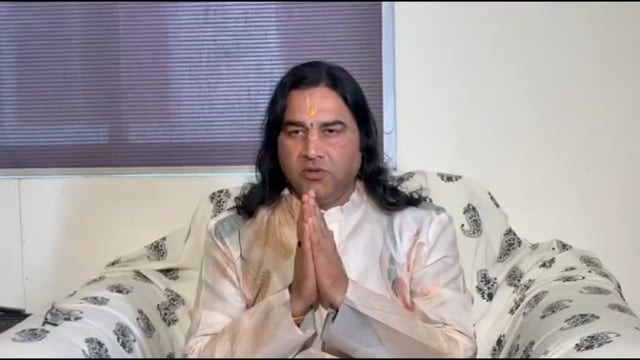 “बांग्लादेश में हिंदुओं पर अत्याचार के खिलाफ संदेश ज़रूरी, केकेआर के पास था फैसला लेने का समय : देवकीनंदन महाराज”