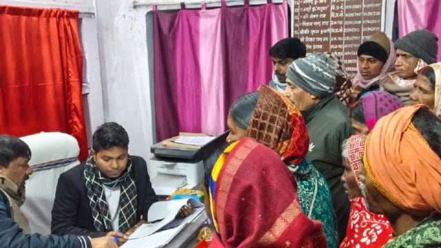 सीओ के जनता दरबार में पहुंचे अनुमंडल पदाधिकारी दिए आवश्यक निर्देश