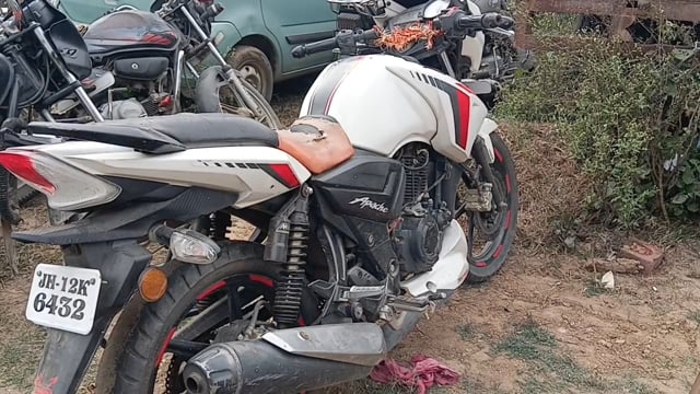 चोरी की मोटरसाइकिल के साथ एक व्यक्ति गिरफ्तार