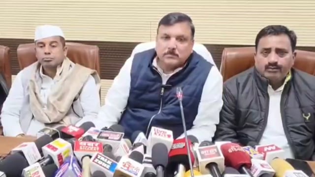 आम आदमी पार्टी के राज्यसभा सदस्य संजय सिंह का देवकीनंदन ठाकुर पर पलटवार