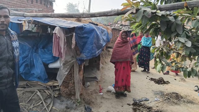 गरीब असहाय परिवारों को अभी भी नहीं मिला है आवास योजना का लाभ