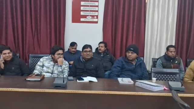  आगरा शहर में SDM  साहब और एसीपी ताज सुरक्षा जन सुनवाई की गई इसमें सभी ने जनता जनता की सुनवाई की गई