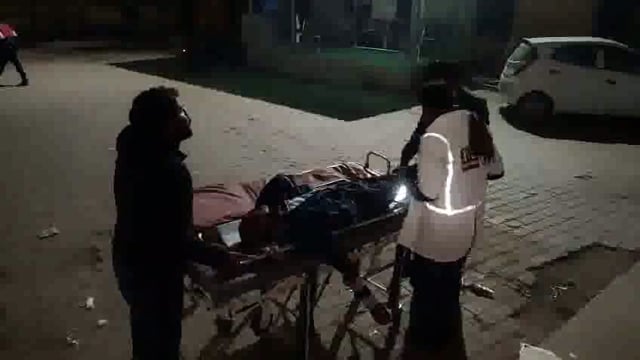 अमेठी कोतवाली  के बाईपास के पास मंगलवार रात ट्रक ने सामने से आ रही स्कूटी को टक्कर मार दो की मौत एक घायल ट्रक चालक  फरार