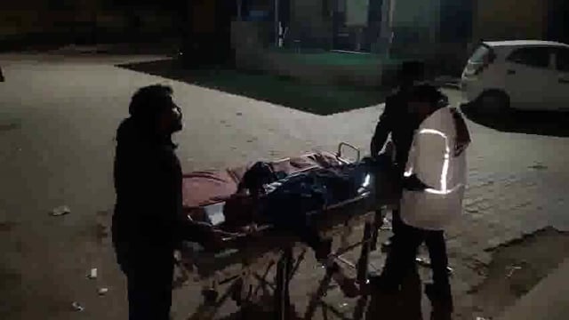 अमेठी कोतवाली  के बाईपास के पास मंगलवार रात ट्रक ने सामने से आ रही स्कूटी को टक्कर मार दो की मौत एक घायल ट्रक चालक  फरार