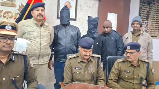 शरीक हत्याकांड के मुख्य आरोपी सहित दो अपराधियों को पुलिस ने लोडेड देशी पिस्टल एवं चार गोली के साथ किया गिरफ्तार।