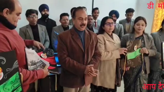 डी मोनफोर अकादमी में एक महत्वपूर्ण शैक्षणिक उपलब्धि के रूप में ई-मैगज़ीन *“एस्पायर"* का भव्य शुभारंभ किया गया। इस ई-मैगज़ीन का लोकार्पण स्कूल के निर्देशक डॉ. के. के. शर्मा द्वारा  किया गया।
ई-मैगज़ीन का विमोचन डिजिटल युग में शिक्षा की दिशा में एक सराहनीय कदम  है।