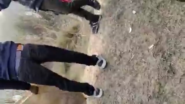 ▶️.....बाराबंकी जिले के त्रिवेदीगंज में एक नहर में दिखा 10 फुट लंबा अजगर मौके पर ग्रामीणों ने वन विभाग के रेस्क्यूवर को बुलाकर अजगर को जंगल में छुड़वाया #Barabanki