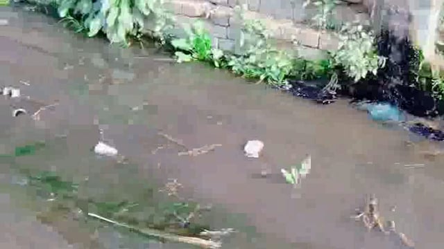 मुजफ्फरनगर बुढाना तहसील क्षेत्र के गांव सफीपुर की लगातार सड़क खराब और सफाई खराब को लेकर लगातार वीडियो वायरल हो रही है प्रधान के 5 साल फोन आने वाले हैं जिसमें आज तक भी प्रधान द्वारा सफाई नहीं कराई गई मुख्यमंत्री जी से निवेदन किया गांव सफीपुर प्रधान की जांच की जाए