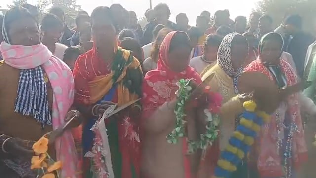 बेलहर के राजद प्रत्याशी चाणक्य प्रकाश रंजन का चंगुलिया गांव में भव्य स्वागत , फुटबॉल टूर्नामेंट का किया उद्घाटन