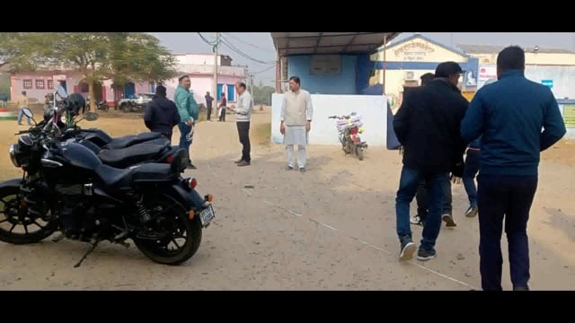 भवन निर्माण विभाग के अभियंता ने प्रखंड प्रमुख की उपस्थिति में प्रखंड कार्यालय भवन निर्माण की जमीन का किया निरीक्षण