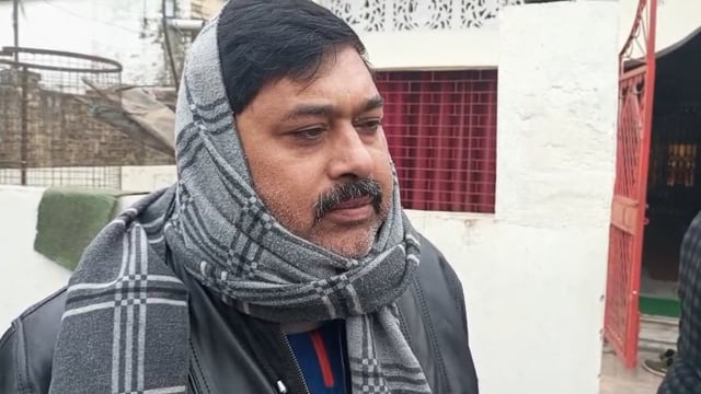 रेलवे ने चलाया बुलडोजर नगर निगम की जमीन पर