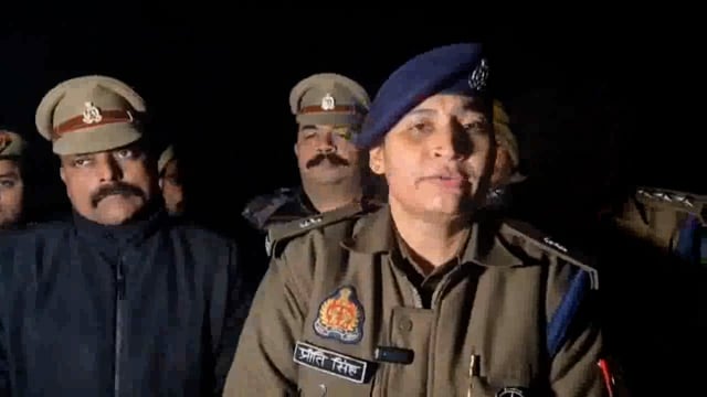 झाँसी में पहली महिला ऑटो ड्राइवर के 25 हजार के इनामी हत्यारोपी से पुलिस मुठभेड़ में गिरफ्तार