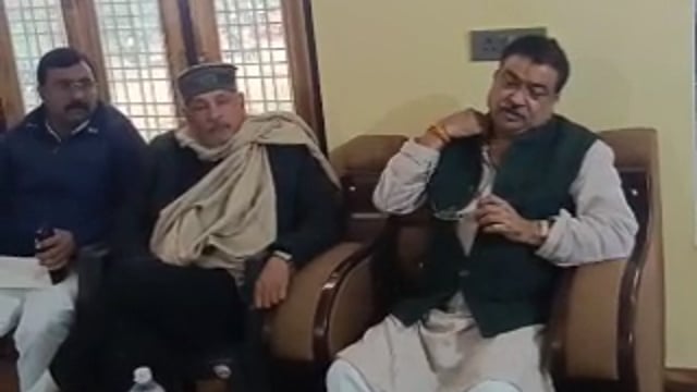 कुंडाऔर डेरवा नगरपंचायत का एमएलसी अक्षय प्रताप उर्फ गोपाल भइया ने कीसमीक्षाबैठक जन्म-मृत्यु प्रमाण पत्र के लिए नहींभटकना