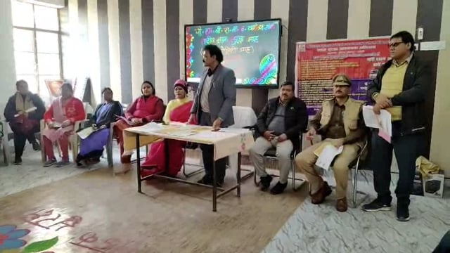 ज़ीजीआईसीअमेठी मेंप्रख्यातप्रधाचार्य डा फूलकलीगुप्ता केसंयोजन में सड़क सुरक्षा सप्ताह आयोजित एआरटीओ ने दी जानकारी रूचिका