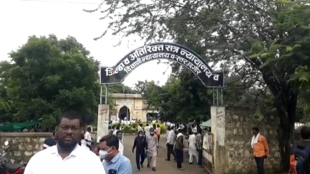 दिवाणी न्यायालयाने आरोपीस पोलीस कोठडी सुनावताच आरोपी पसार,पोलिसांत गुन्हा दाखल