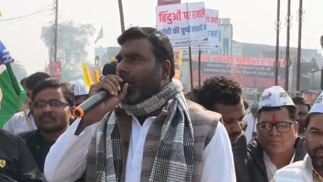 बांग्लादेश में हिंदुओं पर हिंसा के विरोध में डुमरियागंज में जोरदार प्रदर्शन