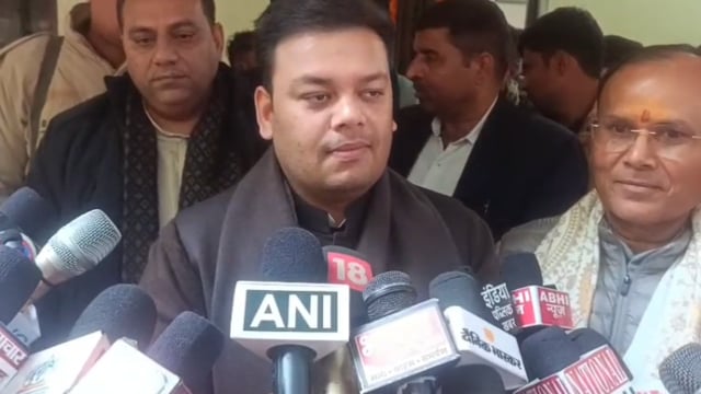 बी बी जी राम जी योजना में मिलेगी 125 दिन रोजगार गारंटी मजदूरों को हर हफ्ते होगा भुगतान उत्तरप्रदेश शिक्षा मंत्री संदीप सिंह