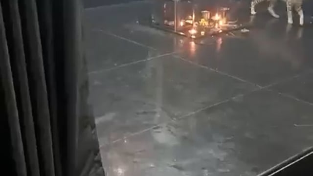 ▶️.....महाराष्ट्र के शनि सिंगनापुर मंदिर मे एक 
बिल्ली 3 दिन से परिक्रमा कर रही है।
 वैसे बिल्ली इंसानों से डरती है लेकिन यंहा सभी दर्शणार्थी पूजा कर रहे है और वह बगैर डरे अपनी परिक्रमा क़ो लगातार कर रही है...🙏यही सनातन धर्म कि ताकत है।