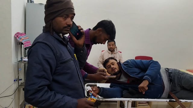 पीकप ने बाइक सवार को मारी टक्कर ,बुरी तरह जख्मी बाइक सवार को प्राथमिक उपचार के बाद बांका किया गया रेफर