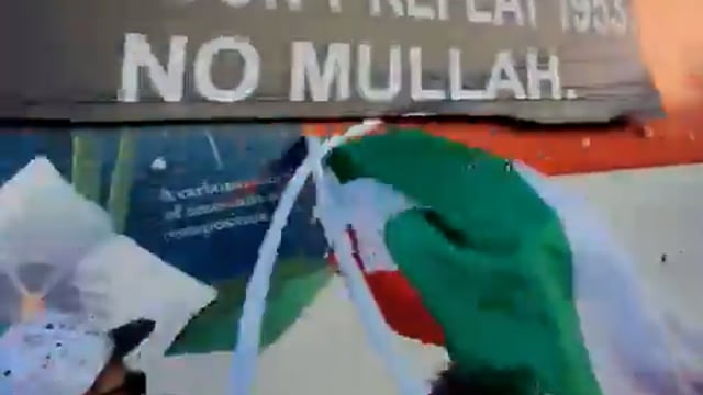 लॉस एंजिल्स, कैलिफ़ोर्निया में ईरानी विरोध प्रदर्शनों के दौरान एक व्यक्ति ने U-Haul ट्रक से लोगों को टक्कर मार दी, जिससे कई लोगों की मौत हो गई। - स्थानीय रिपोर्ट