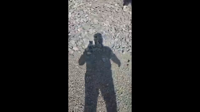 डांबर न टाकताच थेट खडी! आटपाडी–आवळाई रस्त्याच्या कामात गंभीर अनियमितता