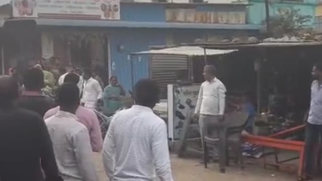 देवणी येथे मिनी मार्केट मध्ये दुकानाला लागली आग,लाखोंचे नुकसान