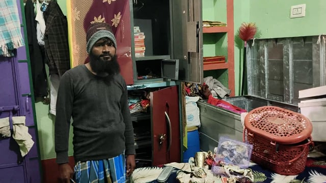 चोरों ने प्रखंड के फुलजोरी में नकदी समेत एक लाख रुपए के गहने टपाए 