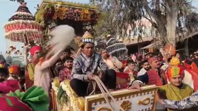 MANT- मथुरा प्रसिद्ध कथा वाचक इंद्रेश उपाध्याय,ने बरसाना में भगवान गिरधर लाल जी की बारात निकाल,ब्याहुल उत्सव मनाया,,