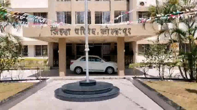 आखिरकार जिला परिषद का चुनाव आयोग ने घोषणा की या उससे  आडाखे ठंड में राजनीती का माहौल गरमा गरम हो रहा है