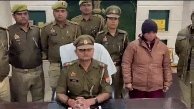 पलिया पुलिस ने 25 हजार की इनामिया महिला अभियुक्त को किया गिरफ्तार
