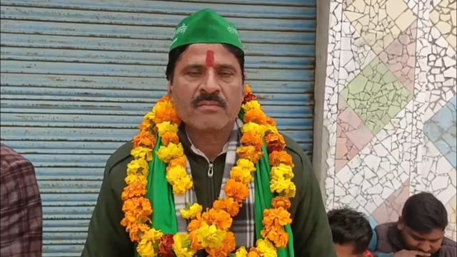 भारतीय किसान यूनियन सुनील के राष्ट्रीय प्रवक्ता पवन चतुर्वेदी प्रदेशअध्यक्ष मोनू शर्माजी के कंबल वितरणऔर भोजका कार्य हआ 