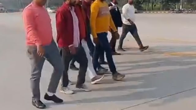 ▶️.....आज अपने प्रिय भाईयों संग हैदरगढ़ स्थित बारा टोल प्लाजा पहुंचकर धरने पर बैठे हमारे अधिवक्ता भाईयों के विरोध प्रदर्शन में शामिल होकर मजबूती प्रदान की,,,*