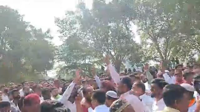 लातुरात काँग्रेस व वंचितचा विजयी जल्लोष,काँग्रेस ४3 वंचित 4 भाजपाचे 22 राष्ट्रवादी 1 जागेवर विजयी