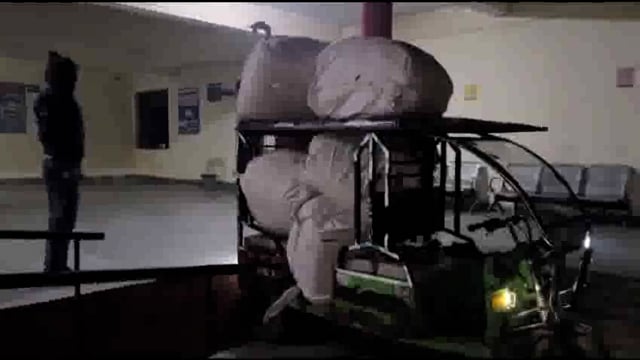 पलिया तहसील में कंबल घोटाले का खुलासा, रात के अंधेरे में हो रहा था बंदरबांट