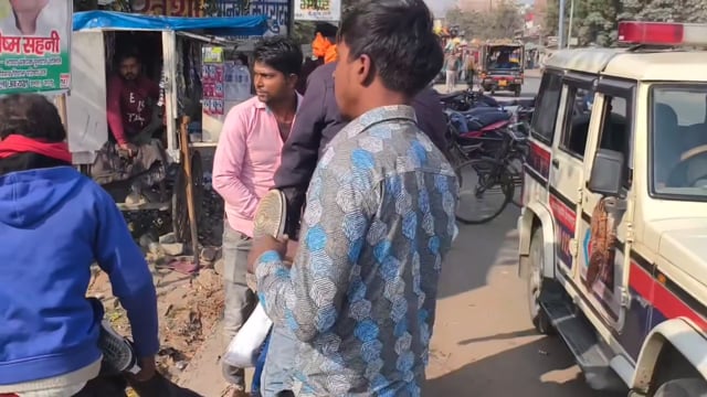 बगहा में बेवफाई का हिसाब, मनचले को सड़क पर दौड़ा-दौड़ाकर पीटा गया