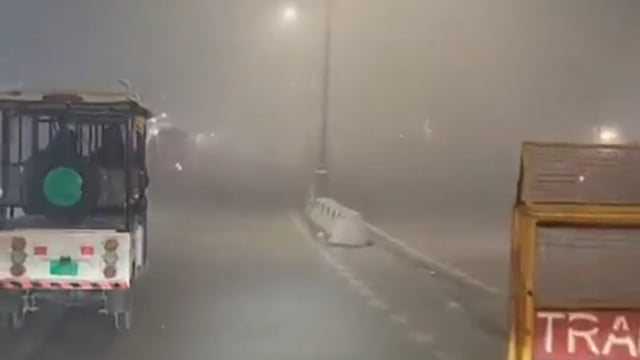 शनिवार की शुरुआत कोहरे और भीषण ठंड से हुई