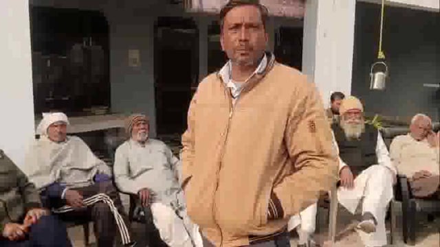 आलू पीड़ित किसानों का गांव गांव जाकर समर्थन मांगना