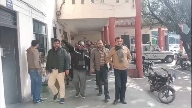 पलिया में लेखपालों ने एसडीएम को सौंपा छह सूत्रीय ज्ञापन