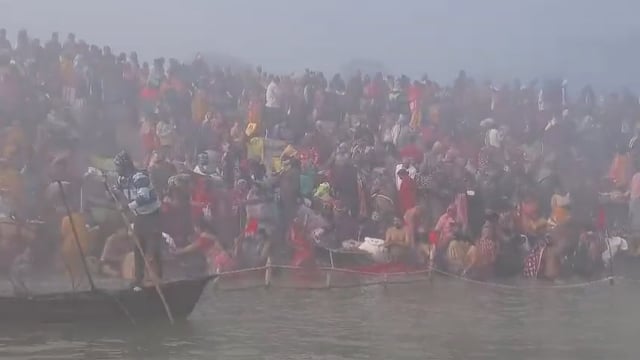 अंबेडकर नगर..
मौनी अमावस्या स्नान को लेकर जगह-जगह घाटो पर उमड़ा भारी जन सैलाब।