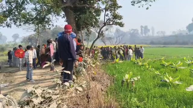 सरेह में पेड़ से लटका मिला बुजुर्ग का शव, धनहा क्षेत्र में फैली सनसनी