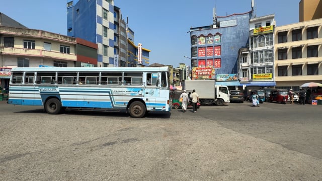 Virtual Walk - Vibrant Markets - Bus and Train Station - Colombo - Sri Lanka