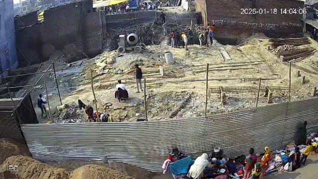 Lko Big Breaking 
राजधानी लखनऊ मे ताबड़तोड़  हुई फायरिंग!!
गोलियो की आवाज़ से गुंज उठा लखनऊ का दुबग्गा!!
ताबड़तोड़ फायरिंग के बाद क्षेत्र मे दहशत का माहौल!!
बेखौफ़ दबंगो का लखनऊ के दुबग्गा मे आतंक!!
10 से 15 दबंगो ने की ताबड़तोड़ गोलियों की बौछार!!
दबंगो ने गोलियो के साथ किया पथराव!!
लखनऊ दुबग्गा क्षेत्र अंतर्गत चरक इंस्टिट्यूट का पूरा मामला!!