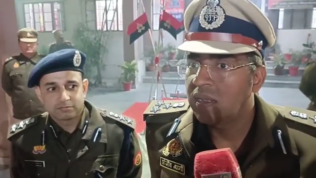 DIG संजीव त्यागी का थाना इटवा में औचक निरीक्षण, कानून-व्यवस्था को लेकर दिए अहम निर्देश